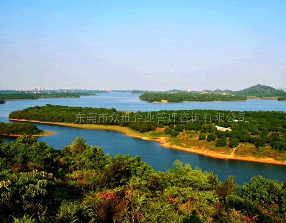 東莞松山湖野戰(zhàn)松湖花?；? title=